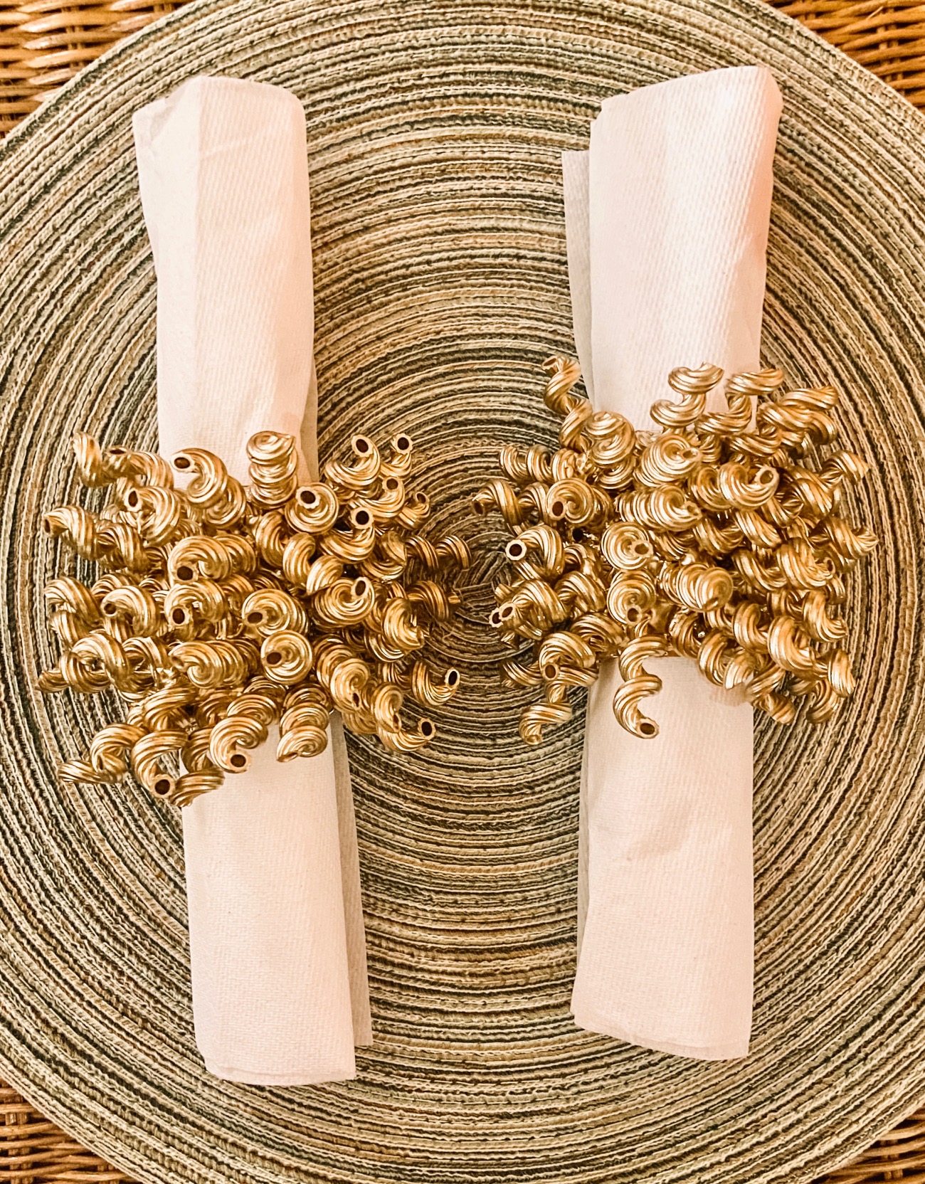 DIY Gold Napkin Rings Are a Gorgeous and Easy Napkin Ring Idea